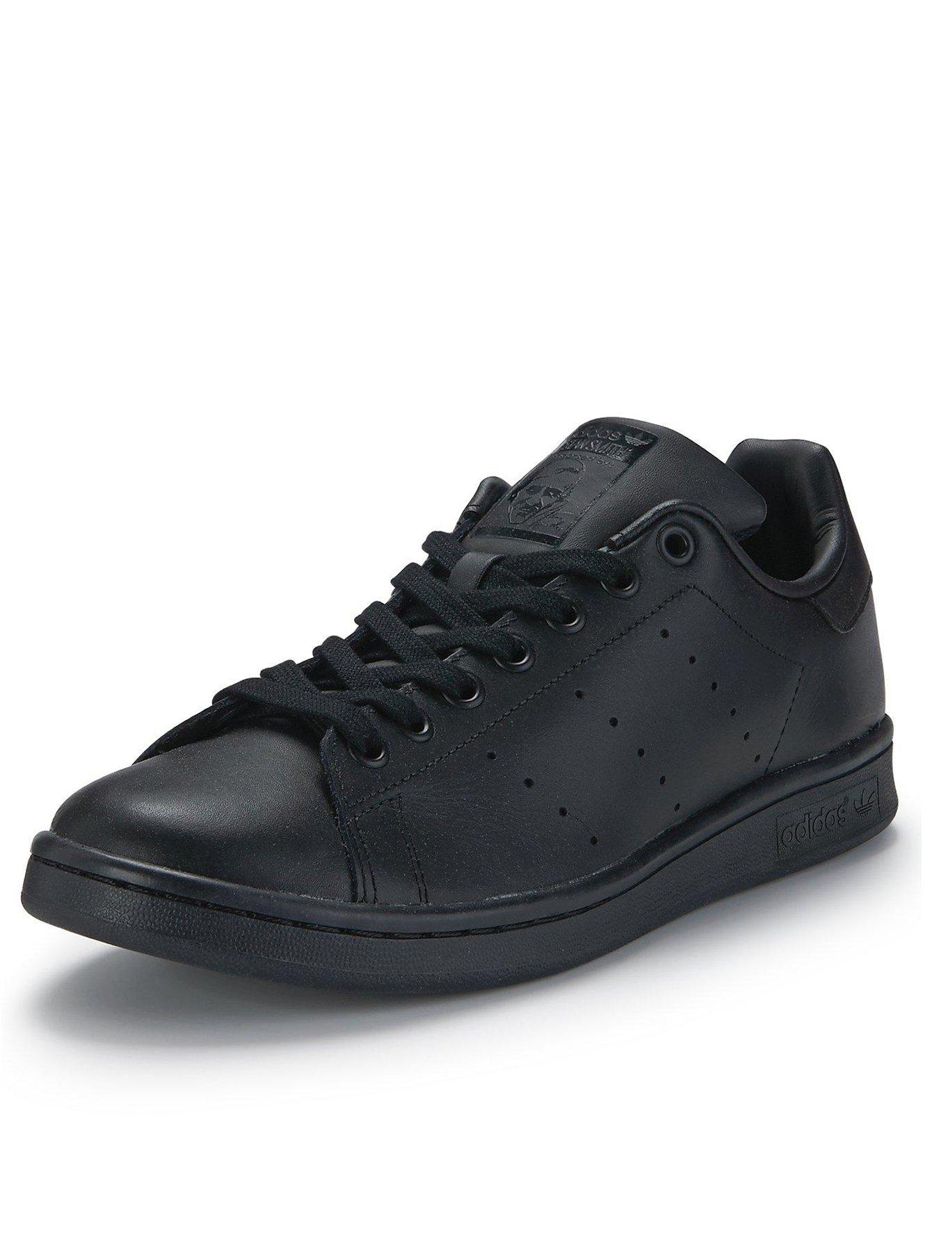 black stan smiths size 7