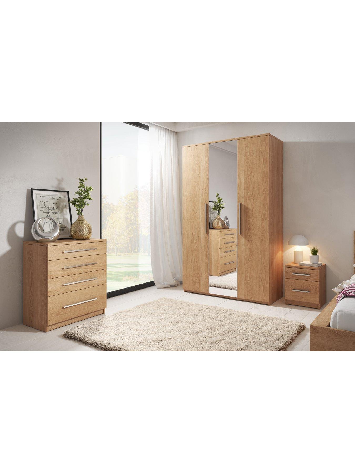 Prague 4 Piece Package 3 Door Mirrored Wardrobe 4 Drawer Chest