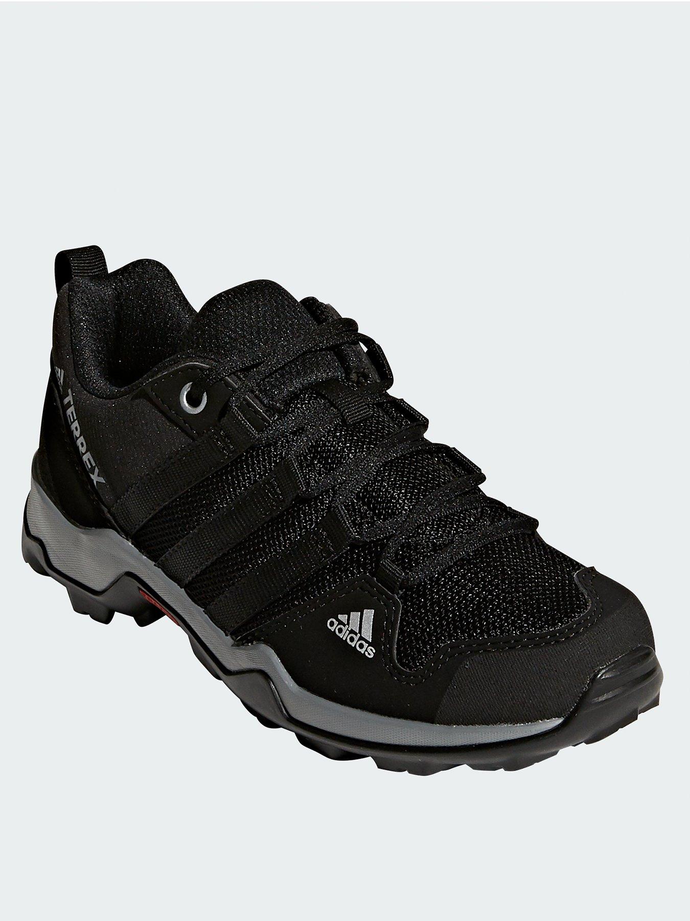 adidas black childrens trainers