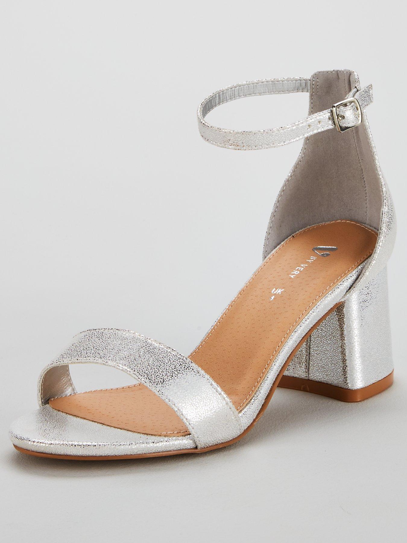 wide fit small heels