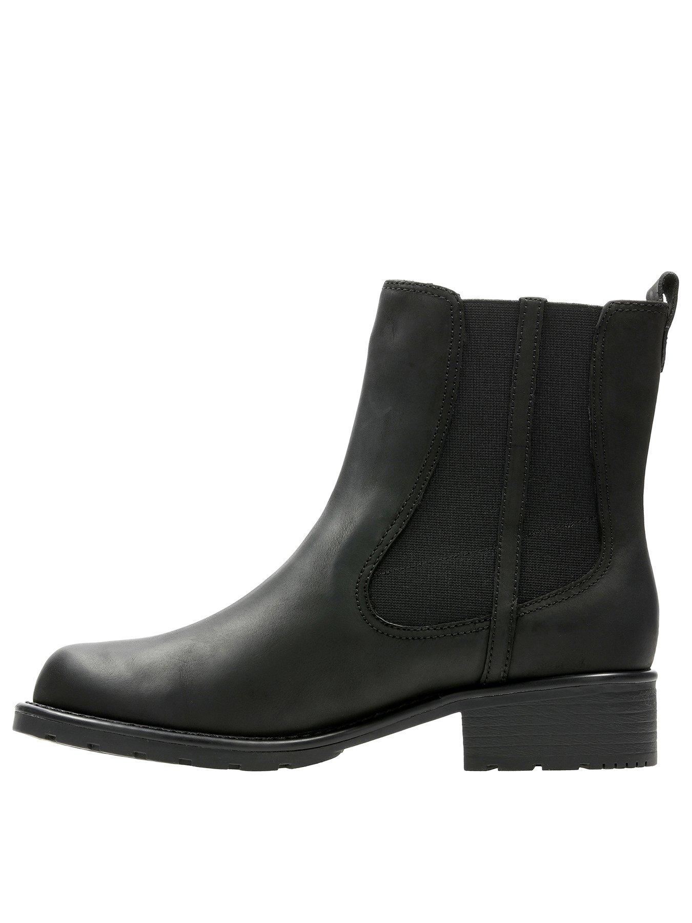 clarks orinoco boots black