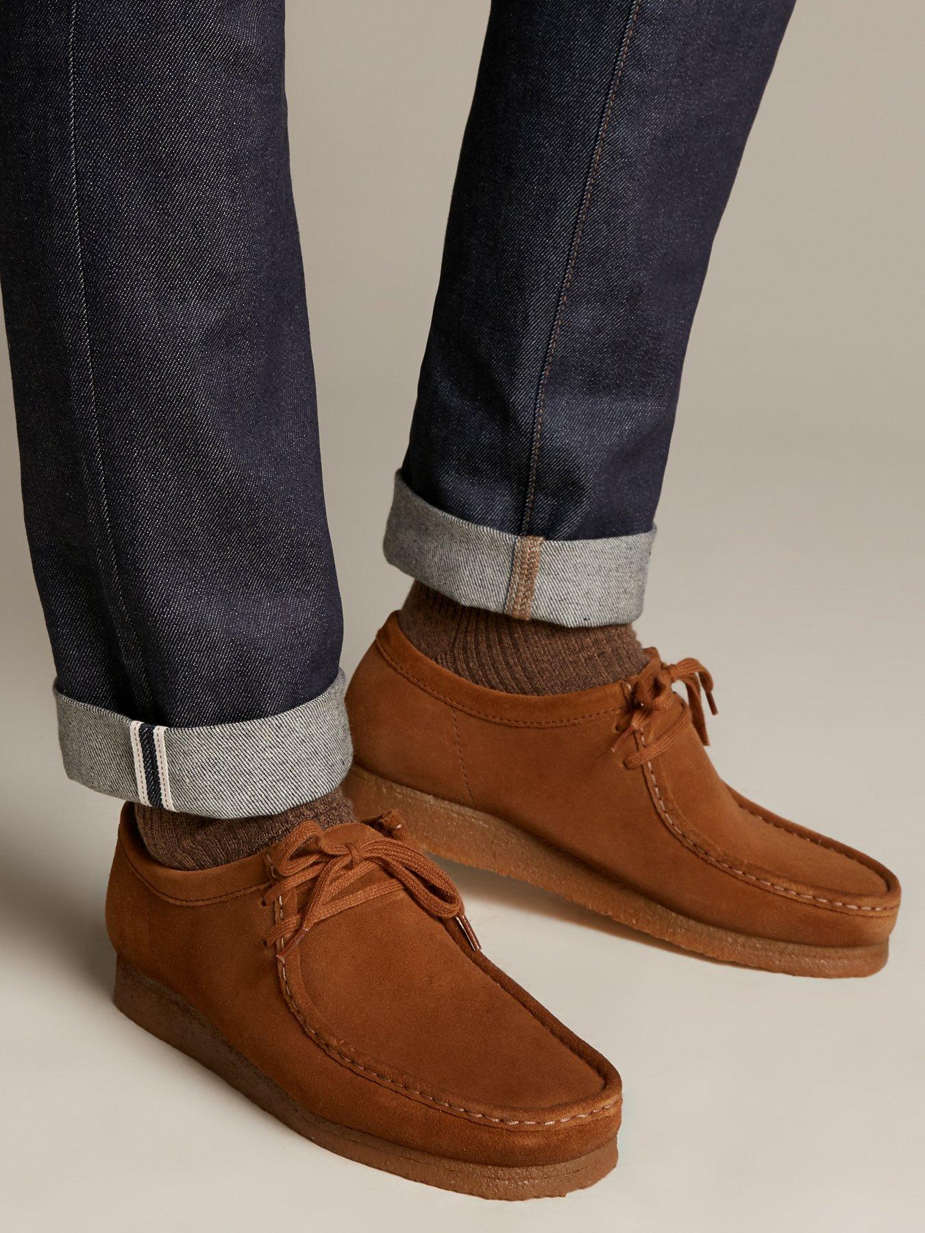 low top clarks wallabees