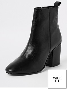 River Island River Island Wide Fit Heeled Ankle Boot Black River Island River Island Wide Fit Heeled Ankle Boot Black