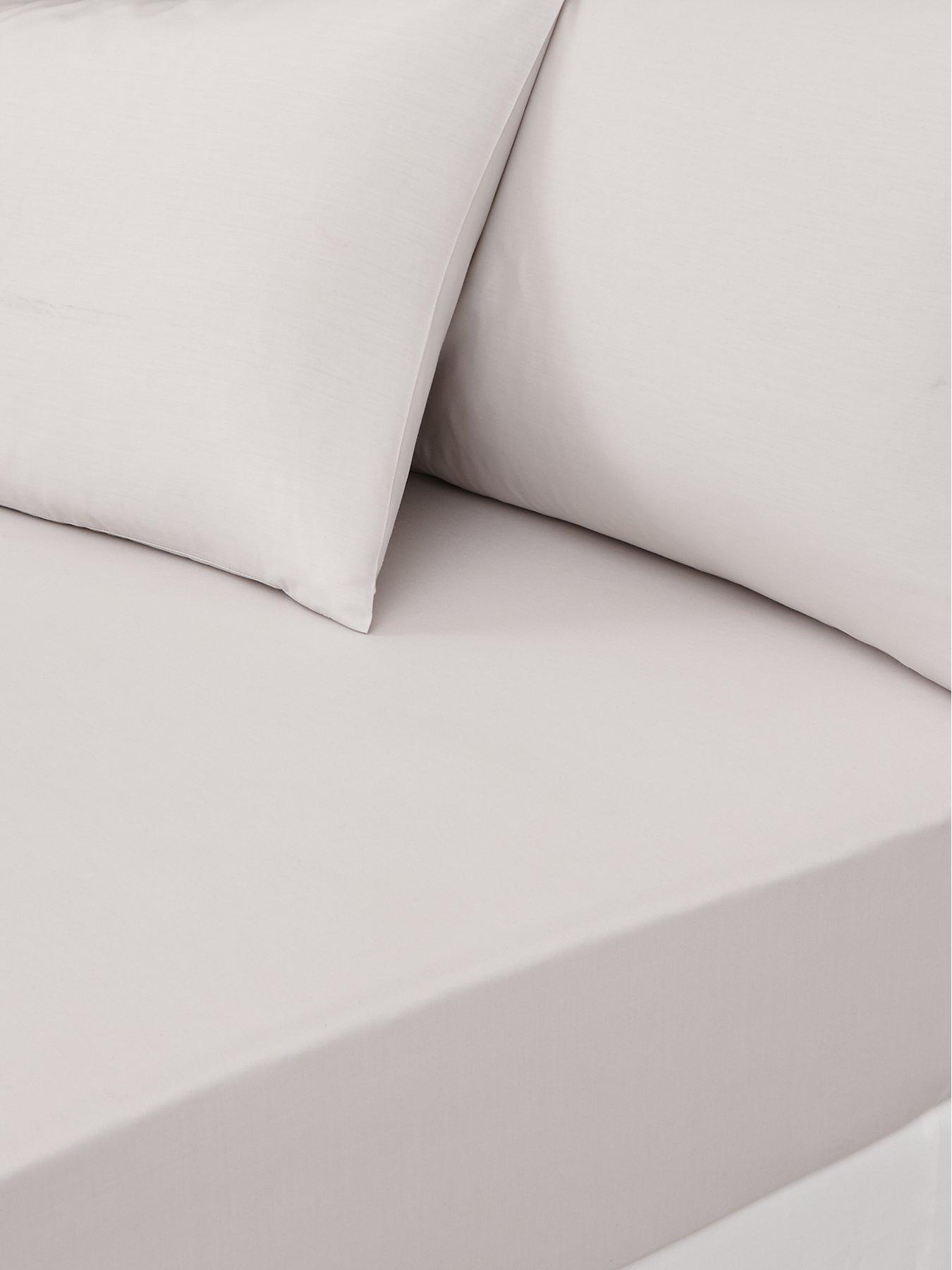 Belledorm White Fitted Sheet Easycare Non Iron 11/” Double Mattress Depth up to 28cm Pillowcase Set