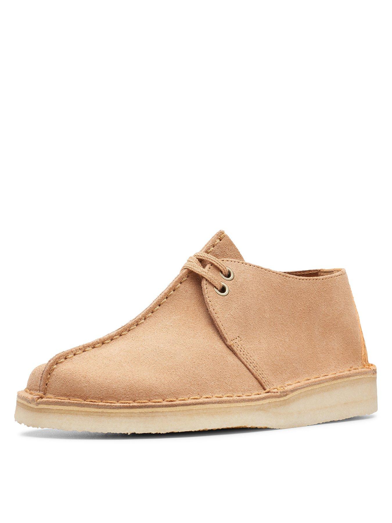 clarks desert trek light tan