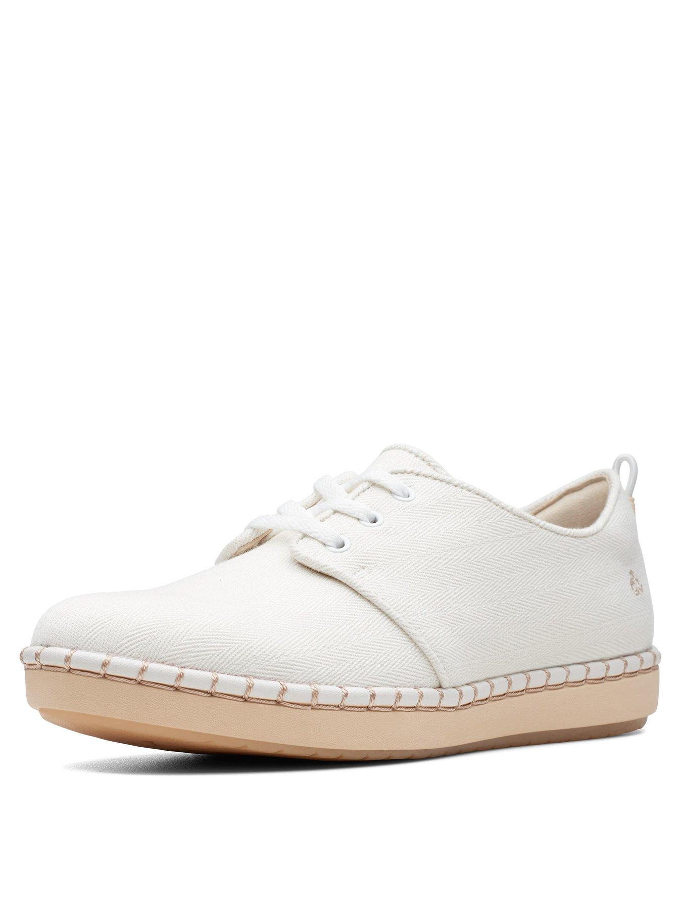 clarks step glow lace