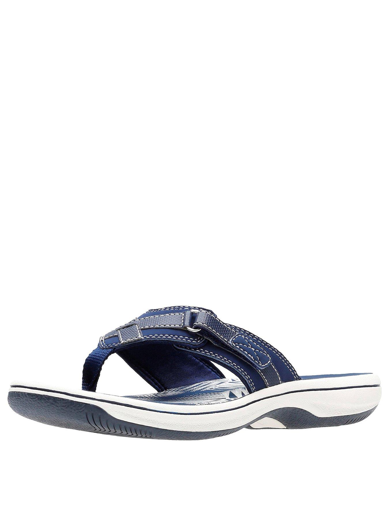 clarks navy blue flip flops