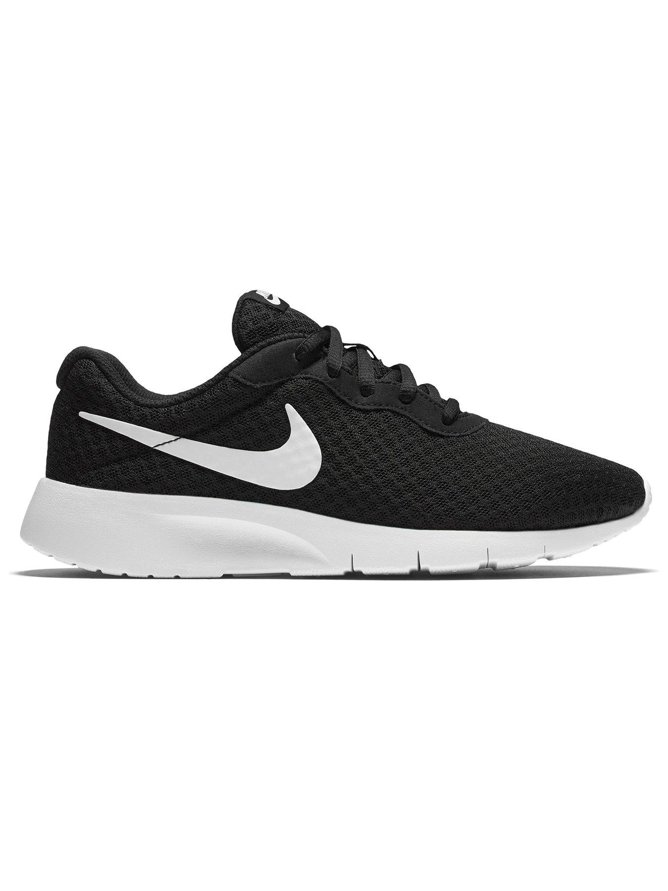 black and white nike trainers