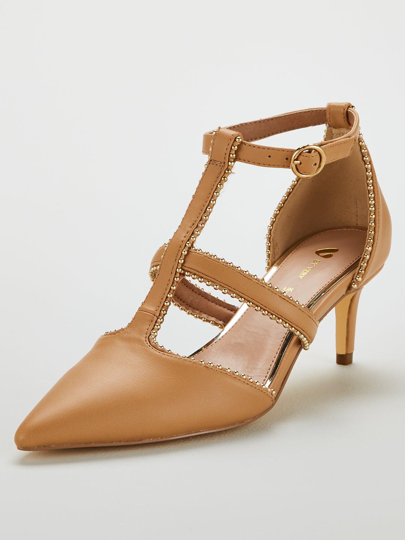 studded court shoes
