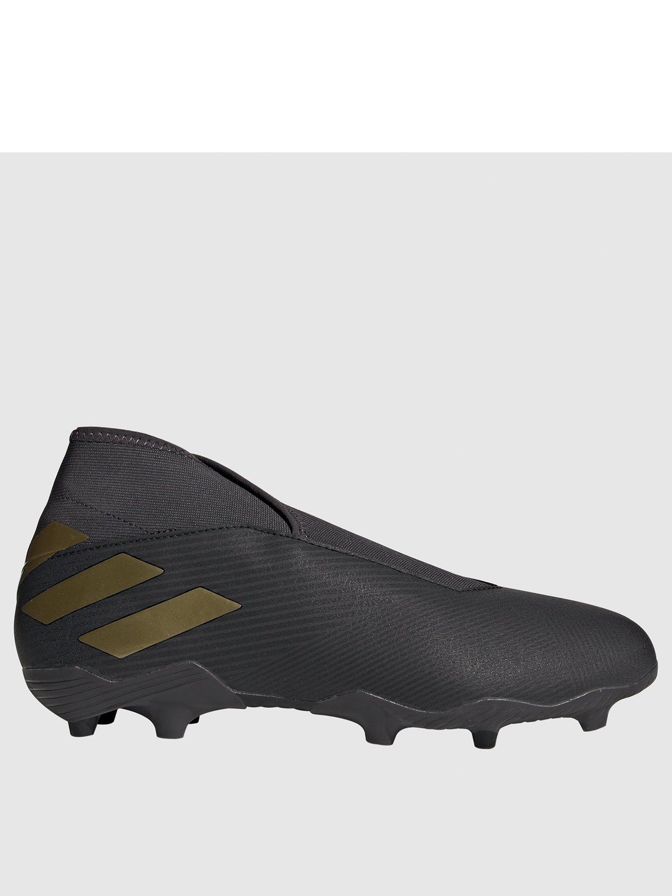 black laceless football boots