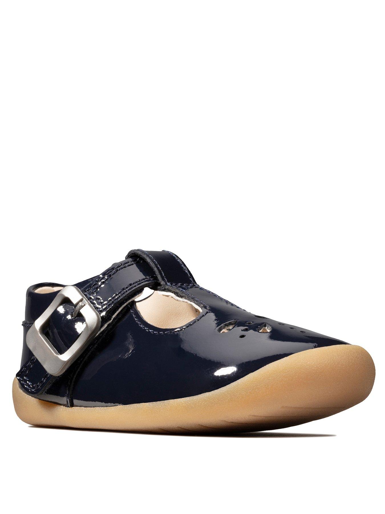 clarks roamer shoes