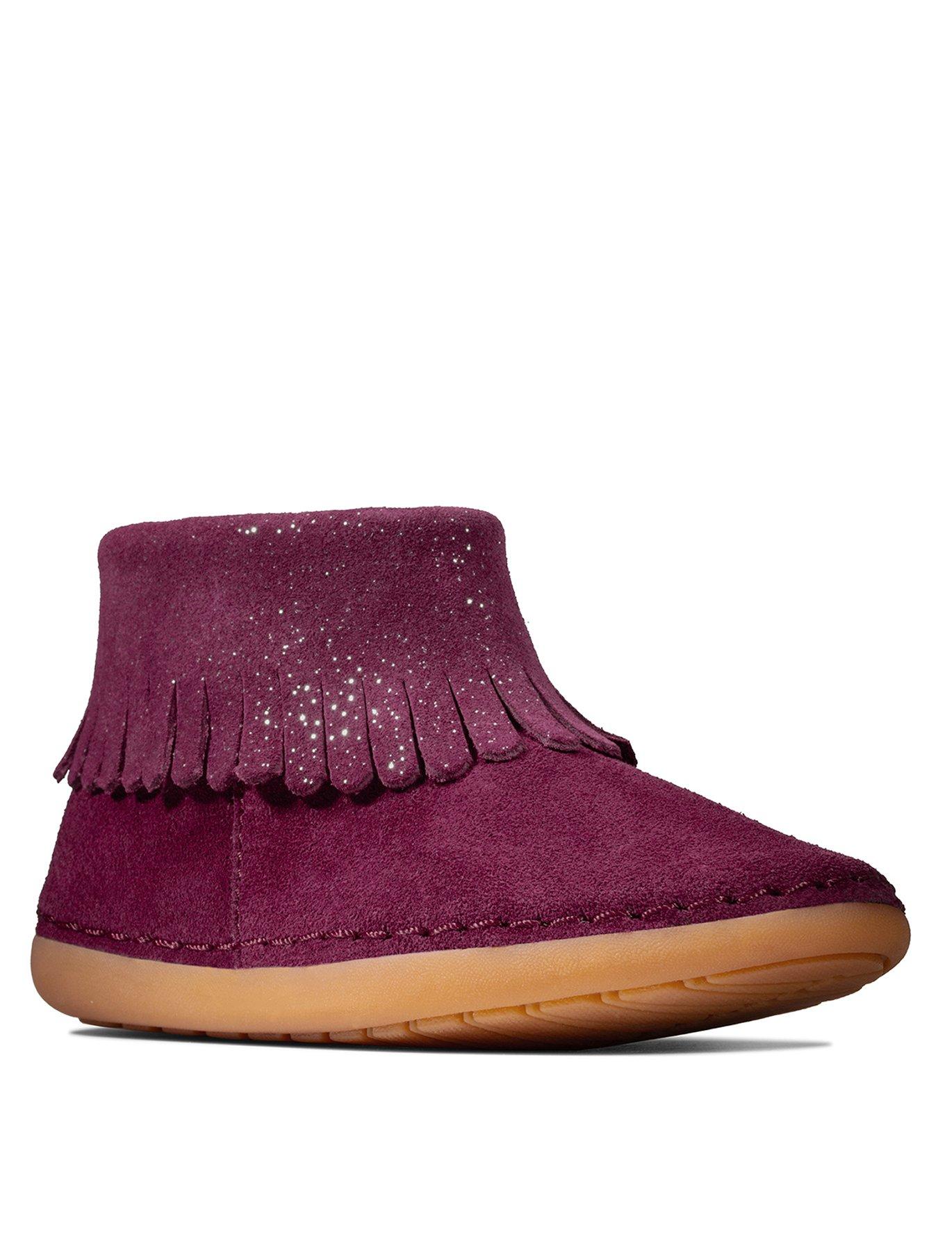 clarks form chelsea boots