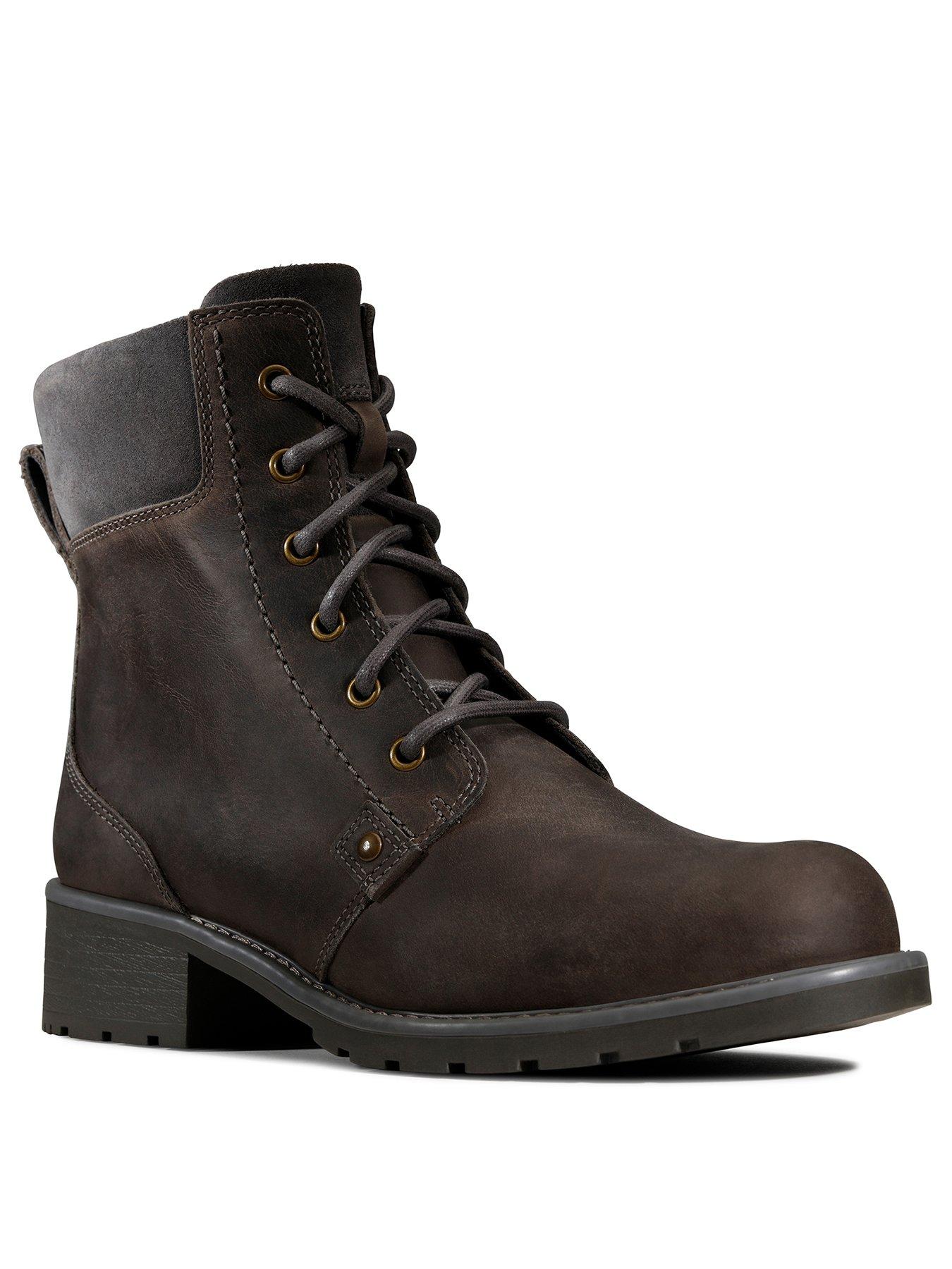 clarks ladies ankle boots wide fit