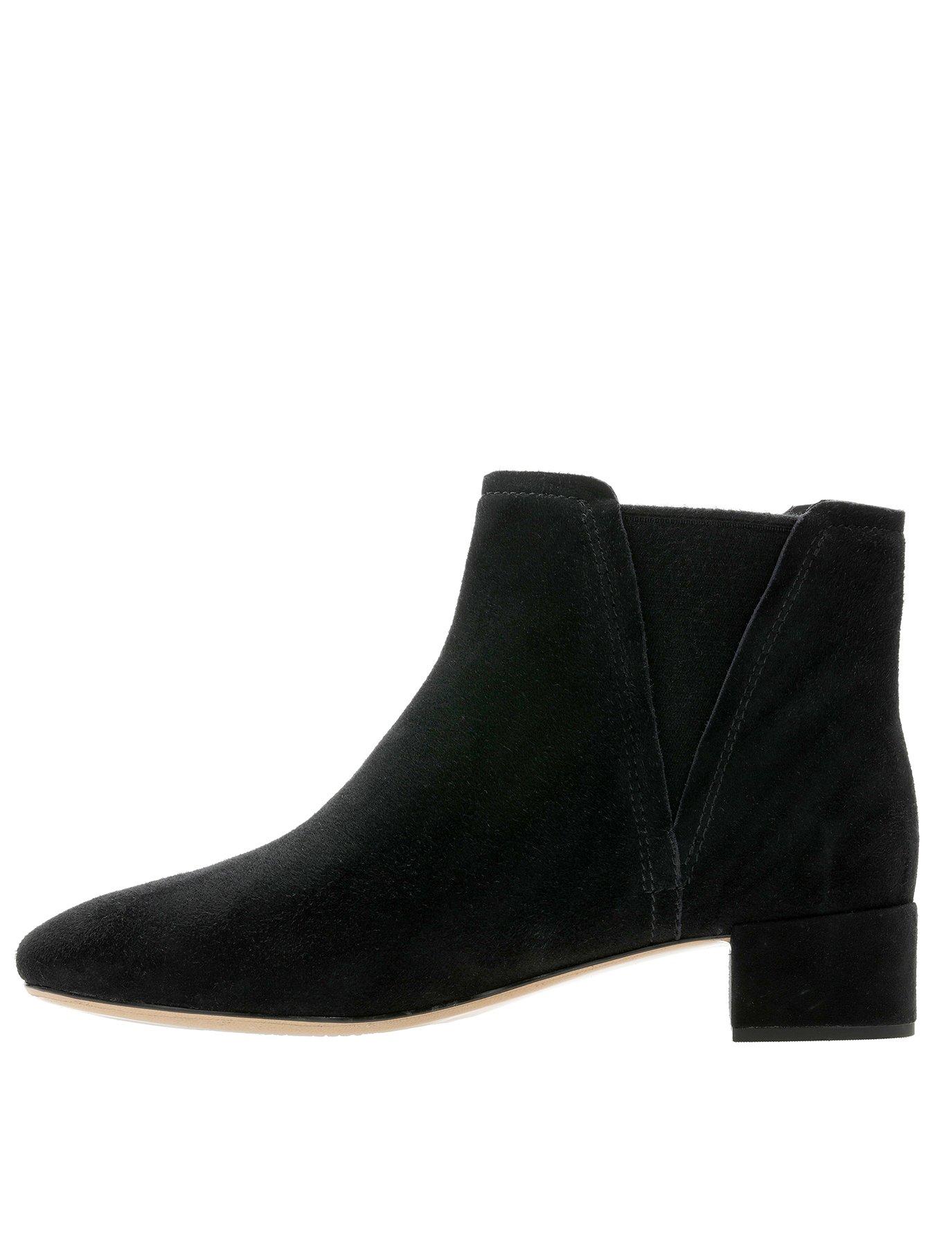 orabella ruby clarks