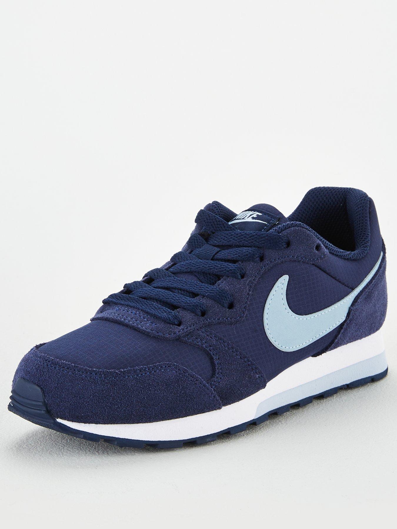 pe trainers nike