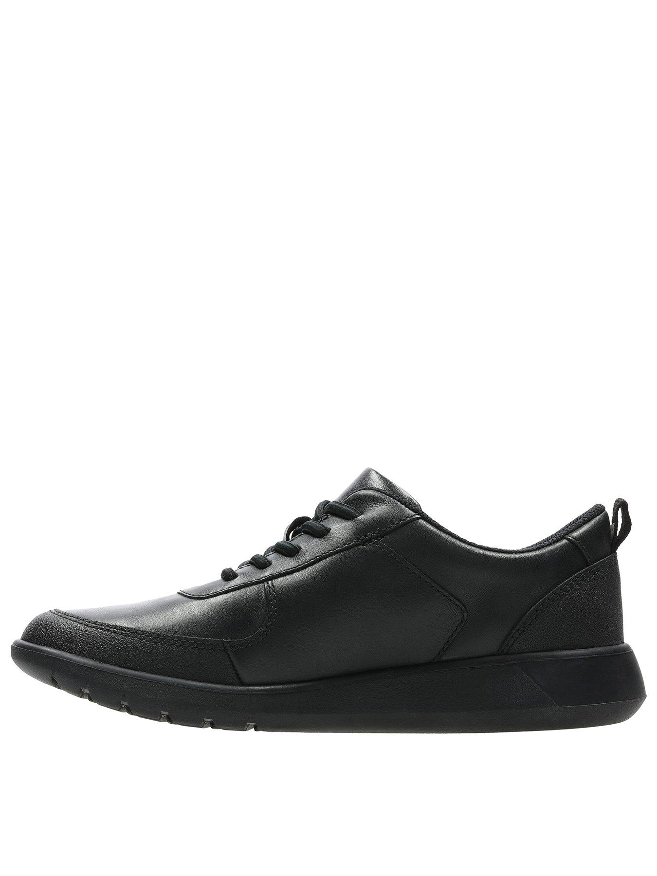 scape street youth clarks