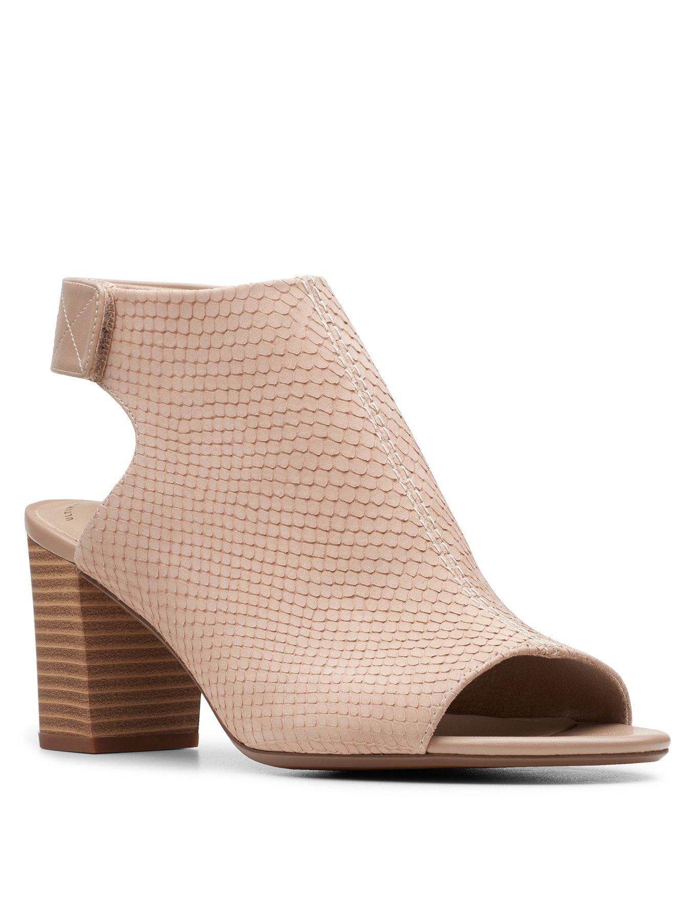 clarks deva bell