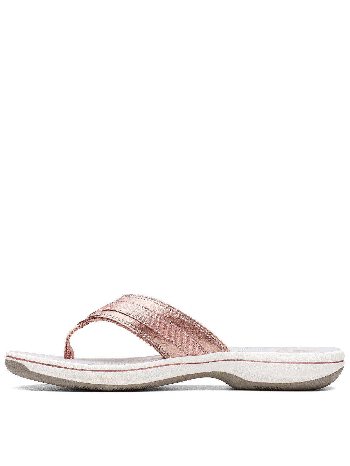 clarks flip flops womens gold