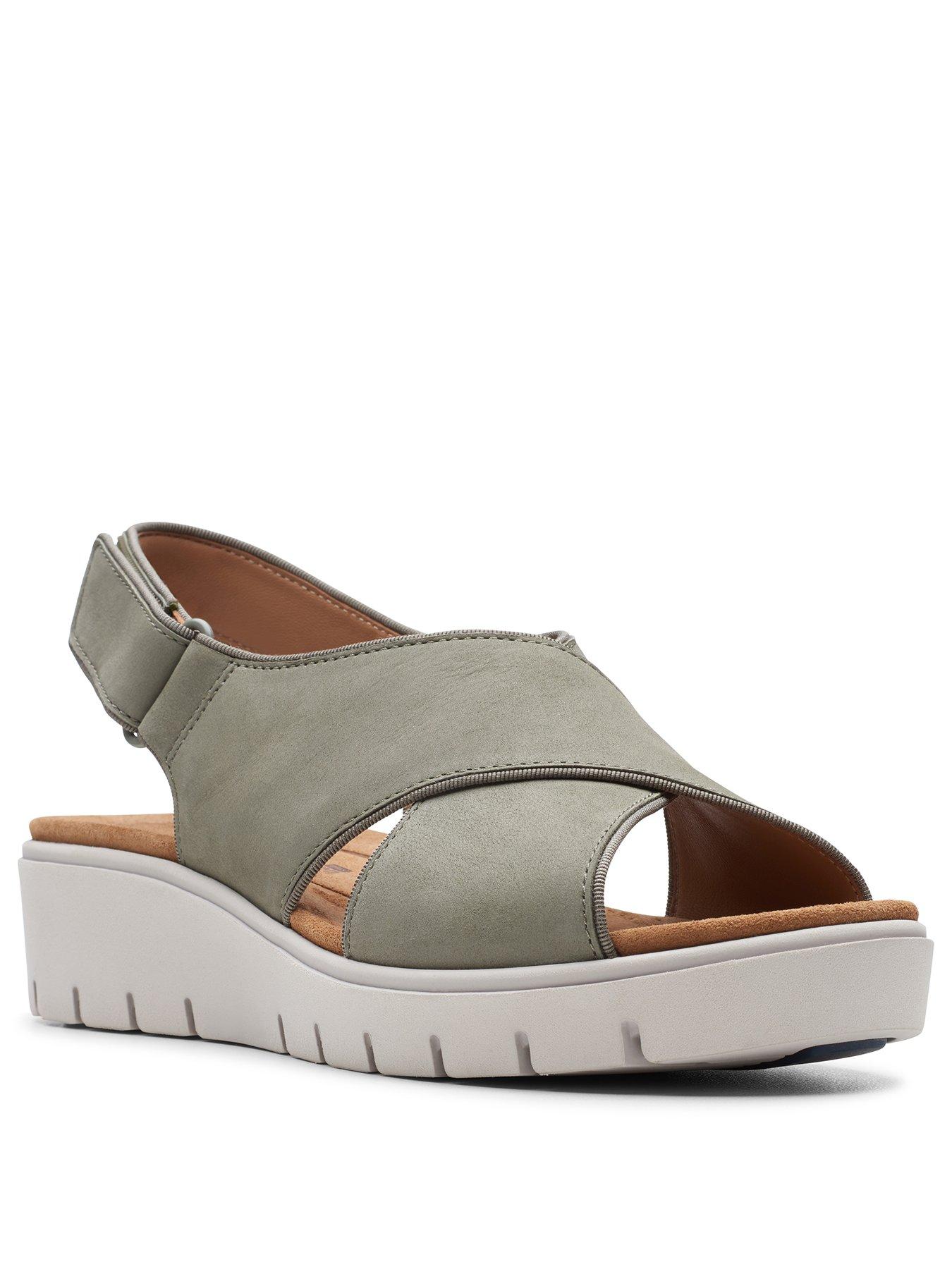 clarks low wedge shoes