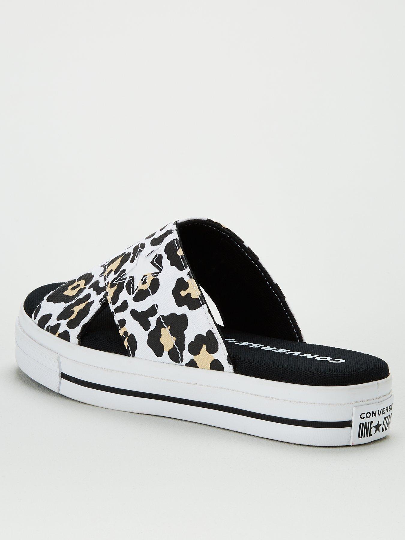 converse leopard one star