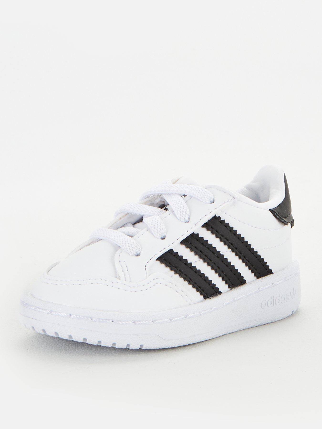 infant size 9 adidas trainers