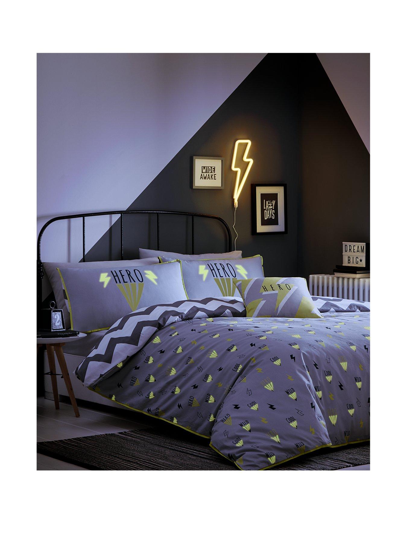 Appletree Hero Glow In The Dark Duvet Cover Set