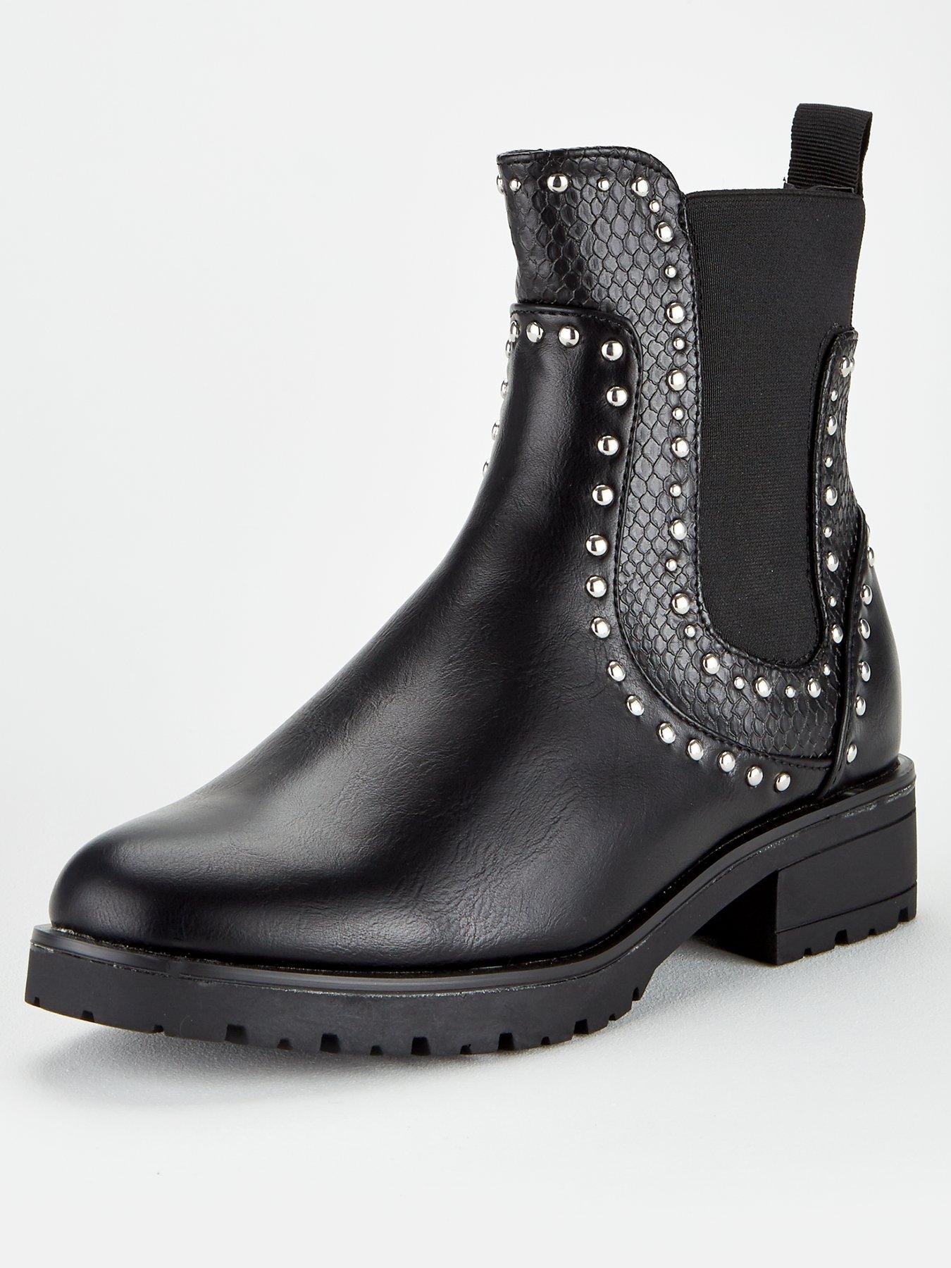 stud trim chelsea boots