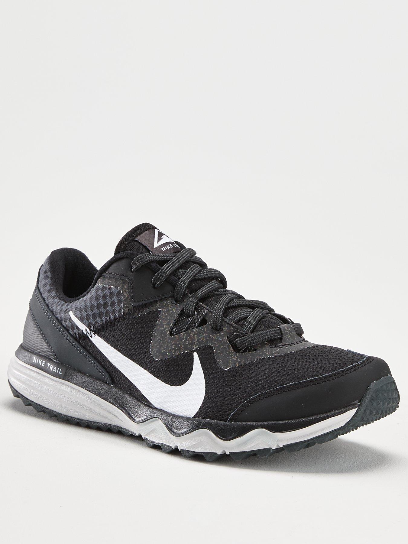 nike training flex trainers in grey with peach swoosh