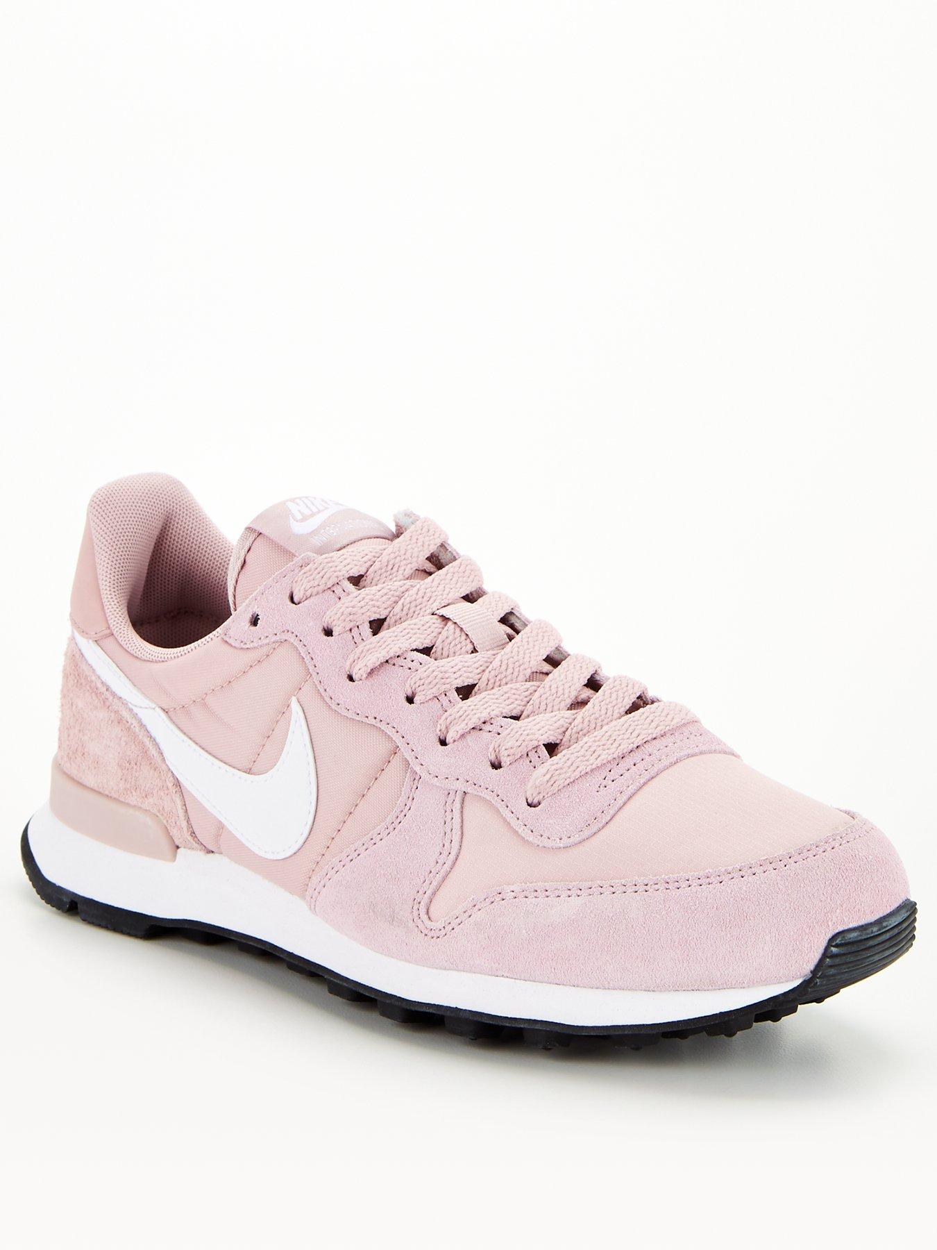 internationalist pink