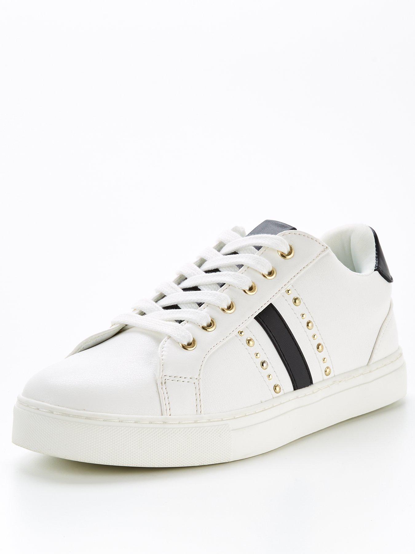 womens sports trainers