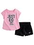nike-younger-girl-graphic-t-shirt-and-shorts-2-piece-set-pinkblackfront