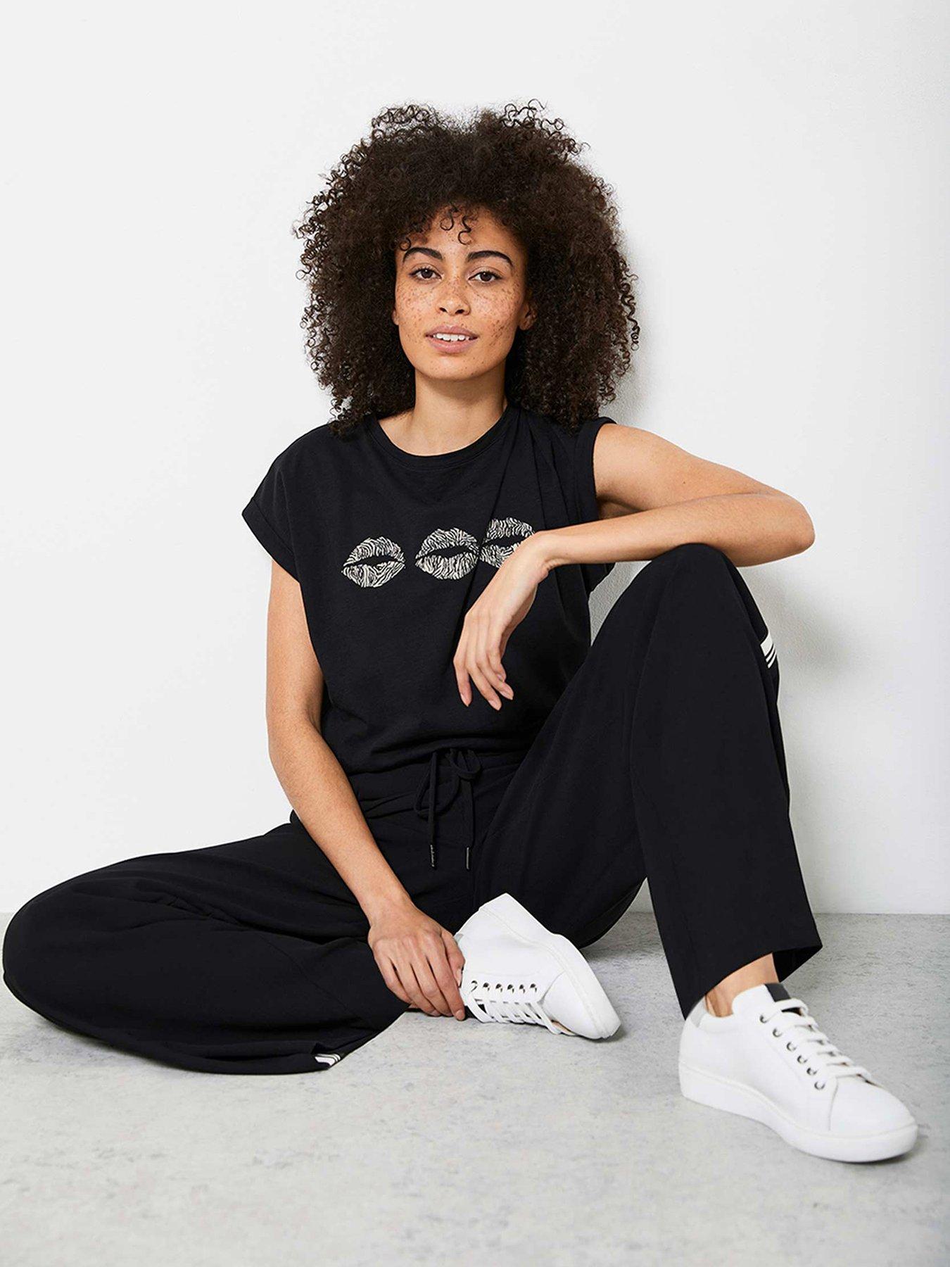 mint velvet lips t shirt