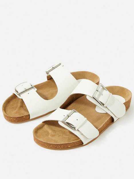accessorize-buckle-footbed